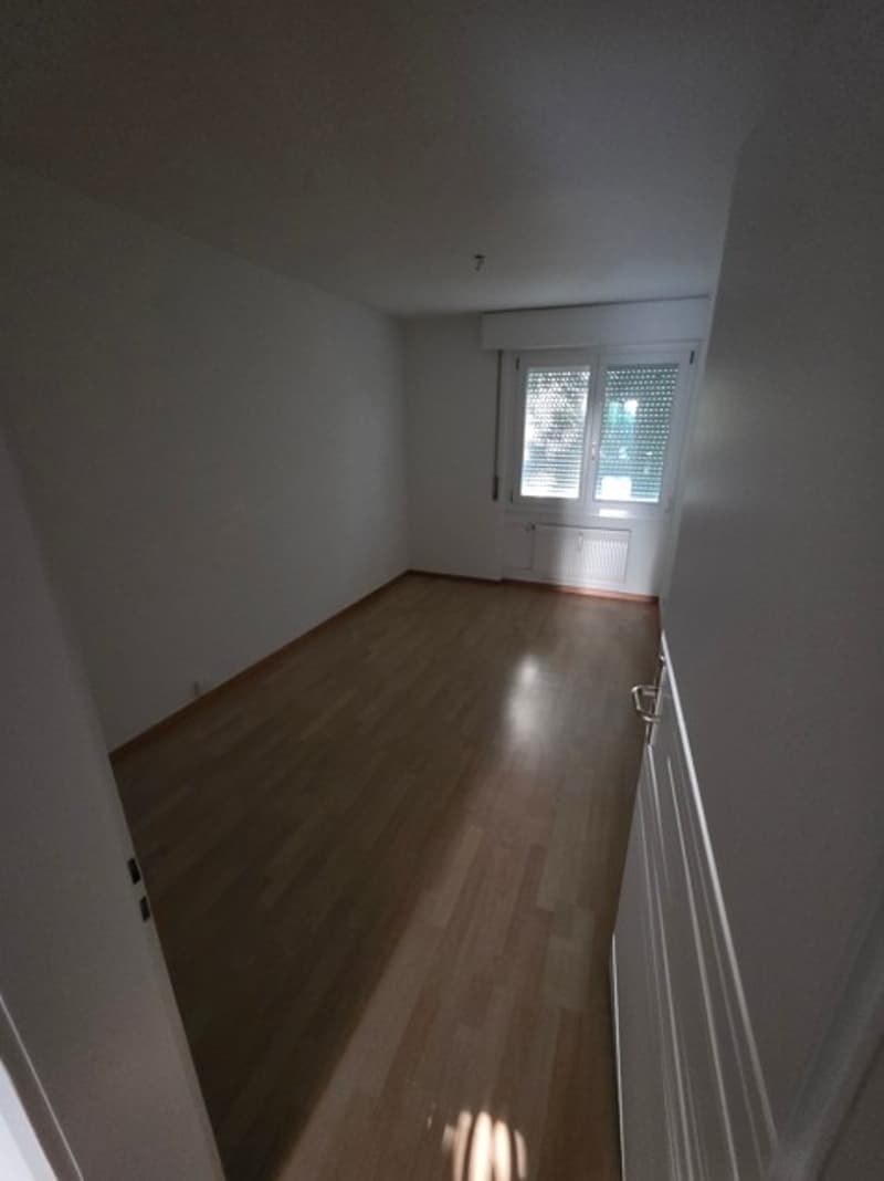 Appartamento luminoso di 4 locali con posto giardino soleggiato a Belp – disponibile da luglio 2026 (7)