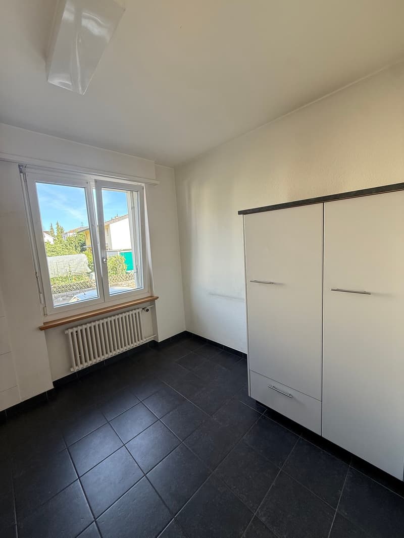 Appartement 4 pièces lumineux avec balcon à Pratteln (3)