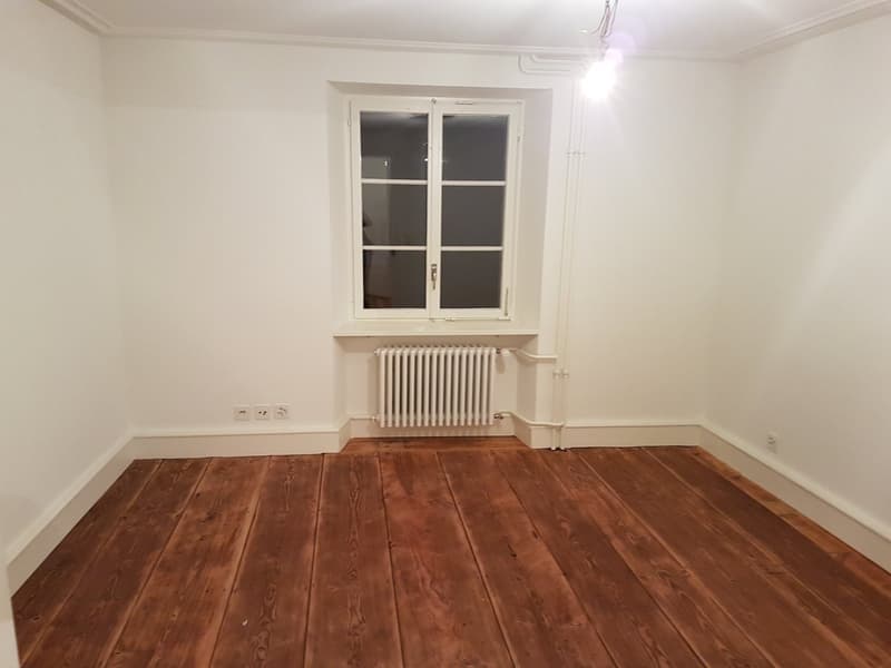 Beautiful, modern old building apartment with old, refreshed Langriehmen wooden floor in the village center (8)