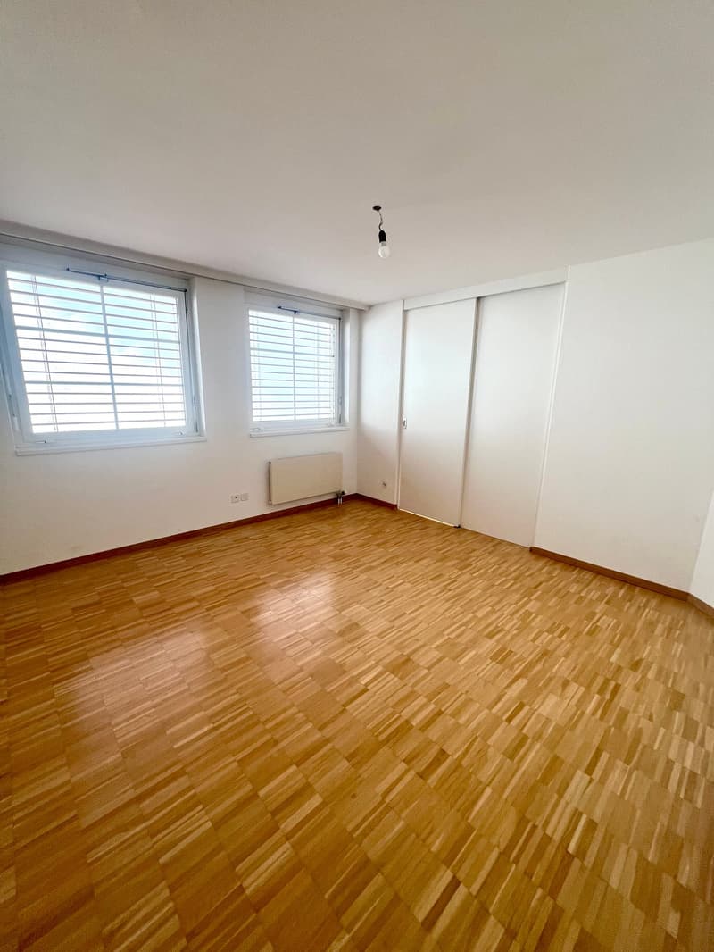Grosszügige 4.5 Zimmerwohnung an ruhiger Lage und toller Aussicht (22)