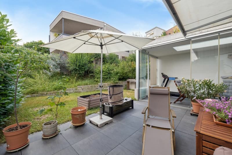 Newly valued 4.5-room semi-detached house with winter garden, carport, and storage space in a desirable residential area (2)