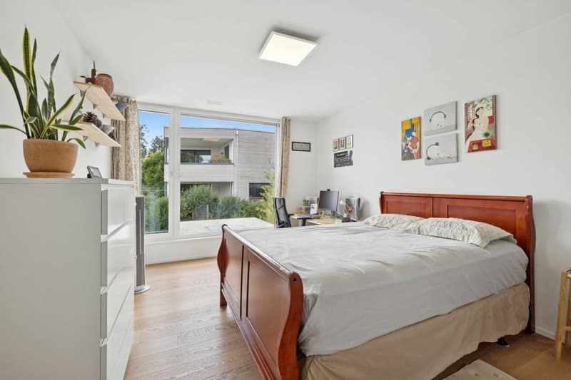 Newly valued 4.5-room semi-detached house with winter garden, carport, and storage space in a desirable residential area (9)