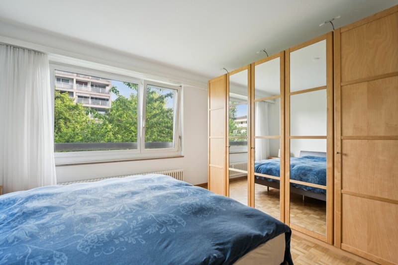 Modern, comfortable 4.5-room apartment with spacious south-facing balcony and parking space (7)