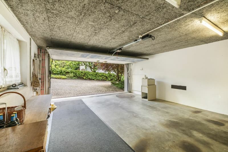 Exclusive 9-room single-family house with wellness area, double garage, and breathtaking views (13)