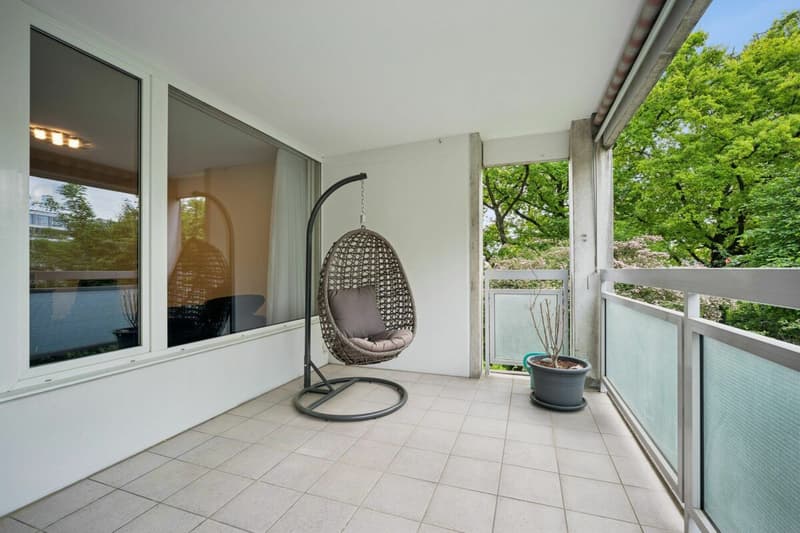 Modern, comfortable 4.5-room apartment with spacious south-facing balcony and parking space (5)