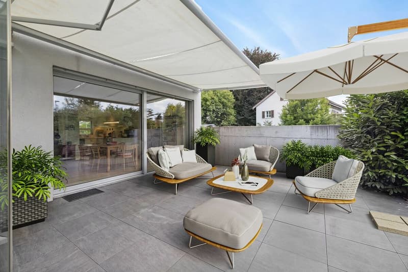 Maison mitoyenne de 4,5 pièces neuve avec jardin d'hiver, carport et place de stockage dans un quartier résidentiel très demandé (1)