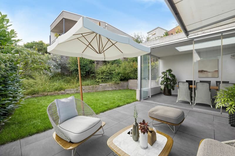Maison mitoyenne de 4,5 pièces neuve avec jardin d'hiver, carport et place de stockage dans un quartier résidentiel très demandé (2)