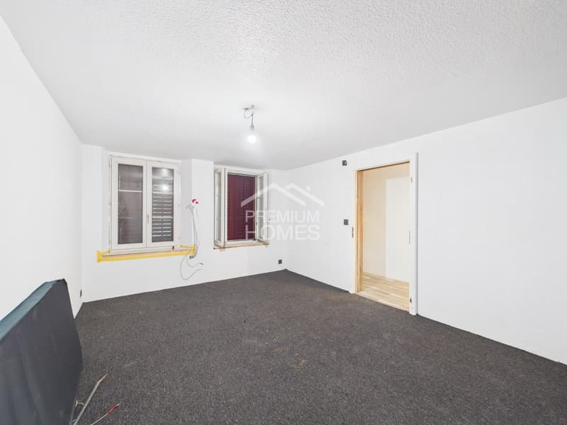 Versatile multi-family house with development potential and approved expansion (9)