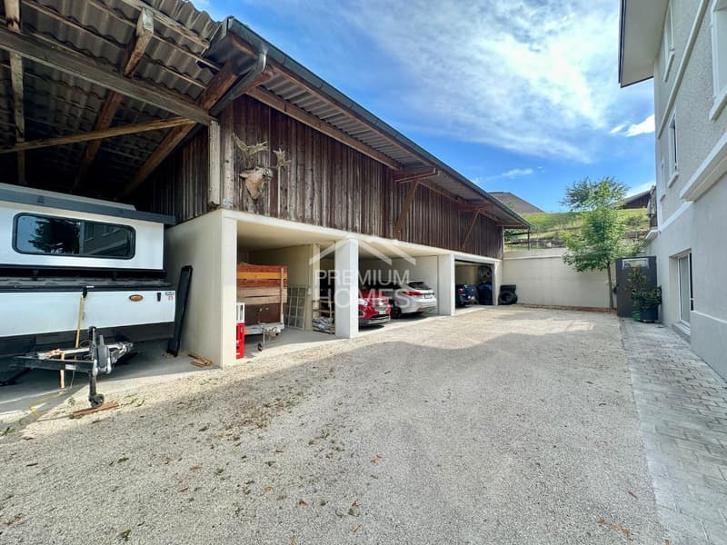 Maison multifamiliale avec élevage de chevaux et espace agricole (13)