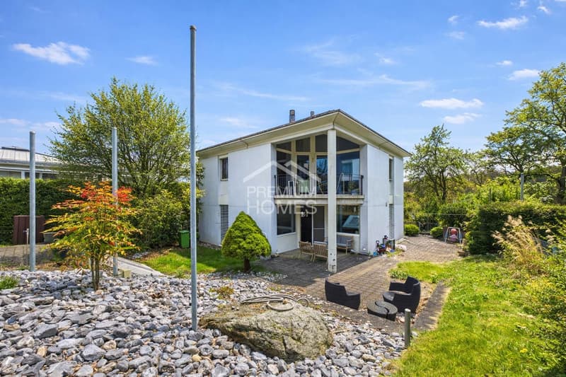 A Dream House Available Immediately (1)