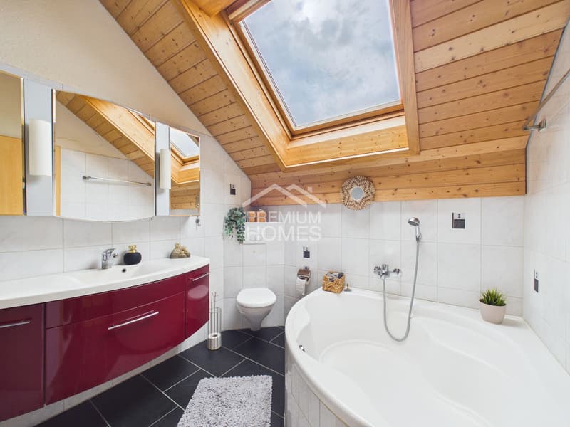 Peaceful and residential living environment (6)