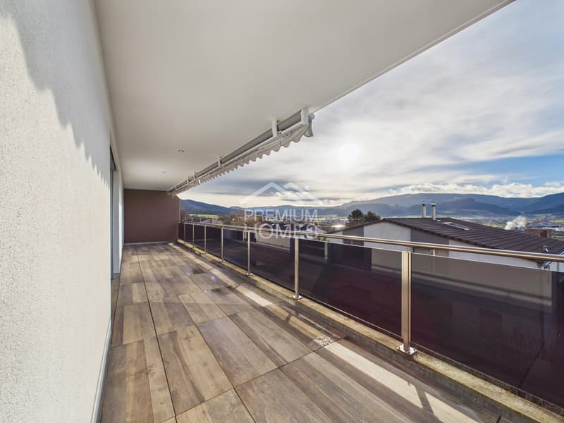 Bright attic with panoramic view (8)
