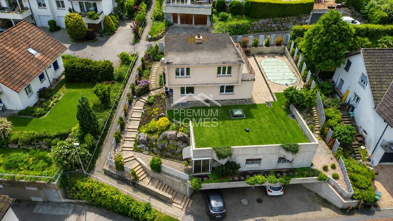 Family house with separate apartment - Potential in best location (1)