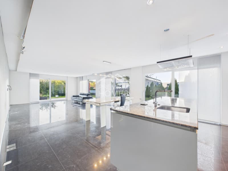Family Oasis with Plenty of Space & Comfort (2)