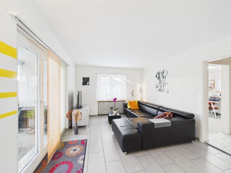 This dream house guarantees you an unobstructed view of the greenery (2)