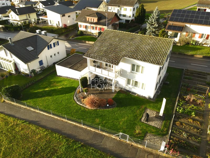 This dream house guarantees you an unobstructed view of the greenery (1)