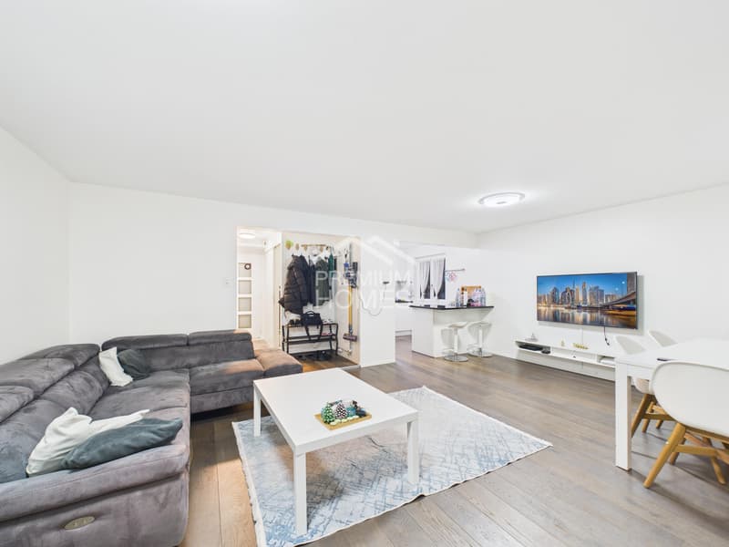 Solidly built - lovingly maintained (1)