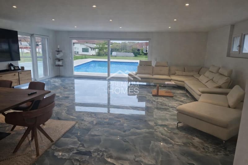 Premium living with pool, gallery, and sun terrace (4)