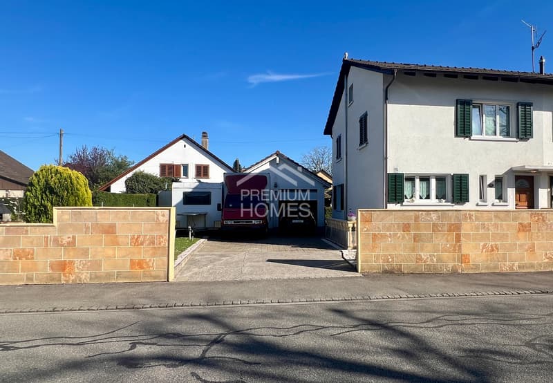 Charming semi-detached house with sunny garden, double garage & more (3)