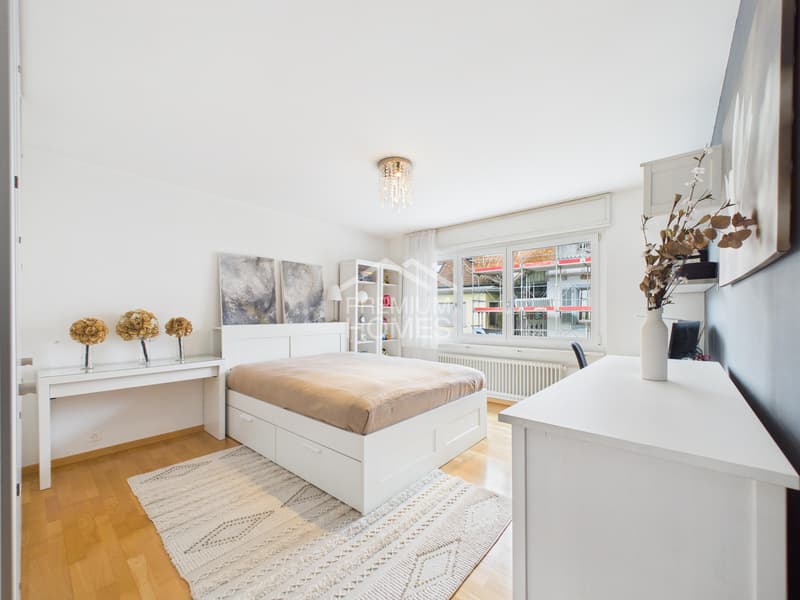 Stylish duplex residence with private garden (8)