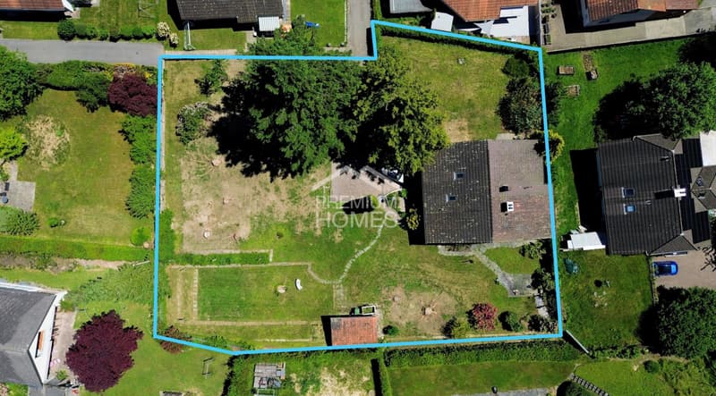 Two plots, one chance: single-family house + building land (1)