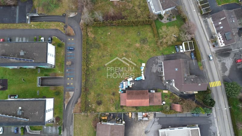 Terrain à bâtir avec immeuble et fort potentiel (1)