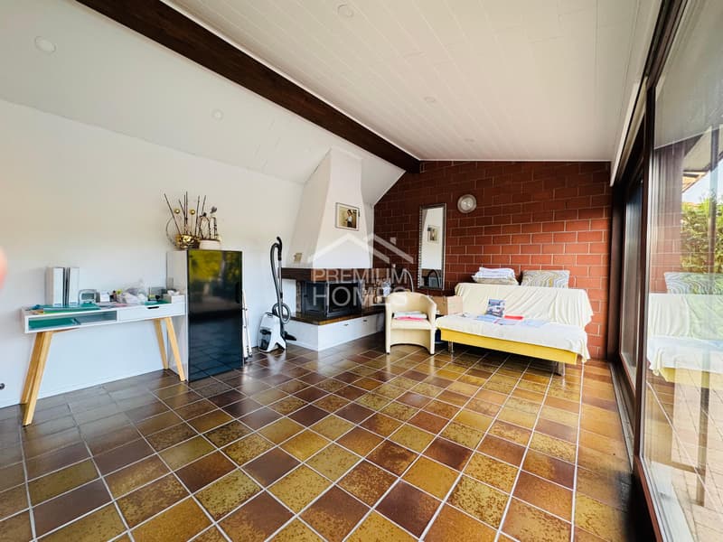 Oasi soleggiata con piscina, serra e vista panoramica (4)