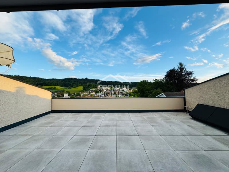 Oasi soleggiata con piscina, serra e vista panoramica (7)