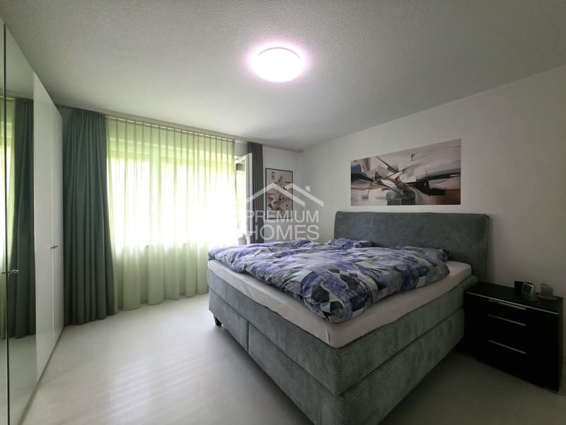 Cozy Home with a Green View (4)