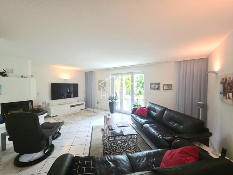 Cozy Home with a Green View (2)