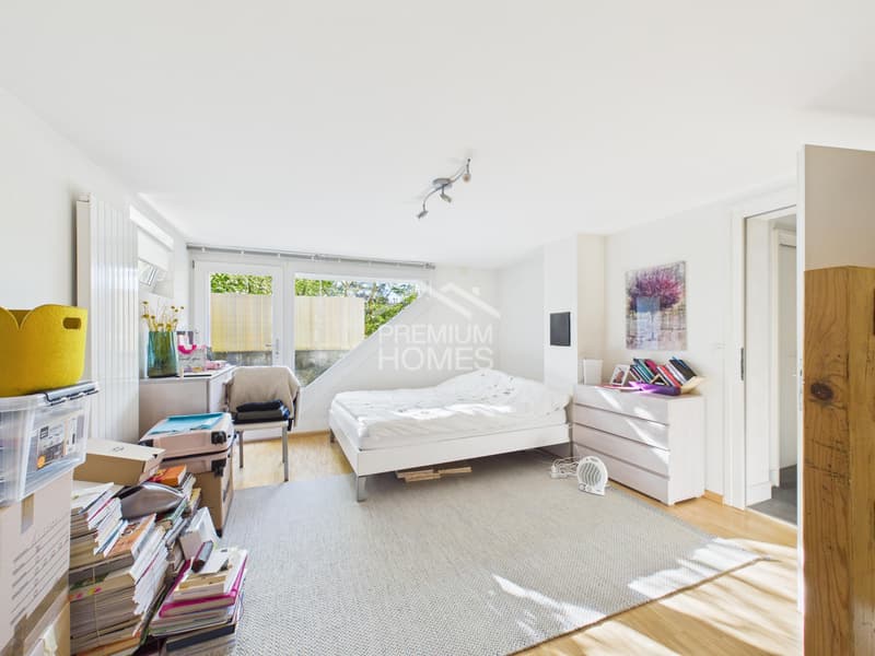 Attractive semi-detached house with plenty of privacy and garden (4)
