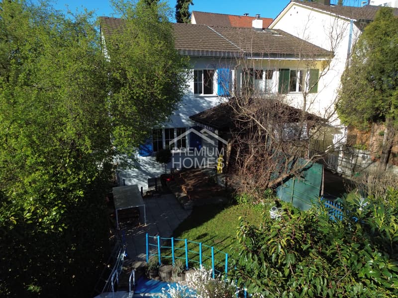 Attractive semi-detached house with plenty of privacy and garden (9)