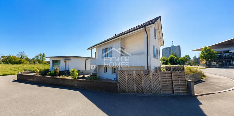 Attractive multi-generation house in prime central location (1)