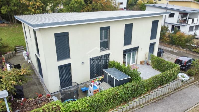 Charming semi-detached family house in a quiet neighborhood (2)