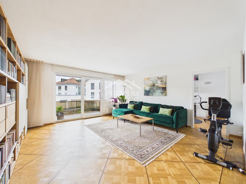 Stylish duplex residence with private garden (5)