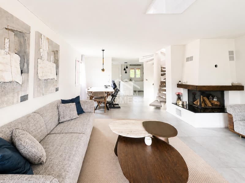 TWO FLOORS THAT INSPIRE (1)
