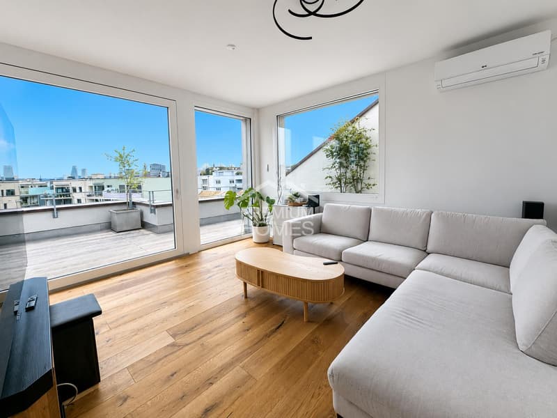 Bright and airy home with modern living feel (1)