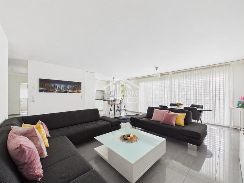 A residential oasis to fall in love with, directly on Zurich's city border (4)