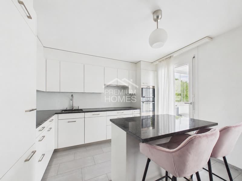 A residential oasis to fall in love with, directly on Zurich's city border (5)