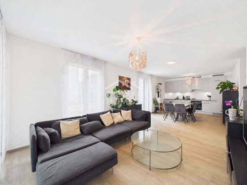 Modern comfort and private garden (2)