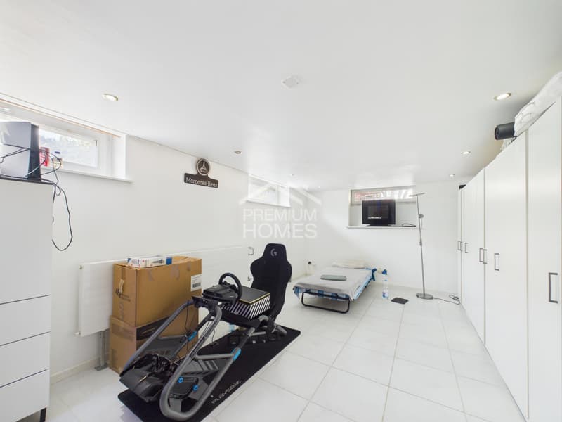 Casa familiare con terreno spazioso (8)