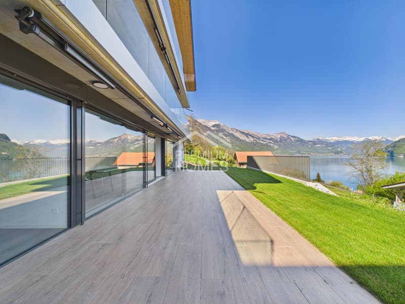 Terrasse ensoleillée & vue sur le lac - Votre vie au lac de Brienz (11)