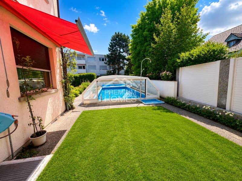 Paradis résidentiel avec piscine et véranda (4)