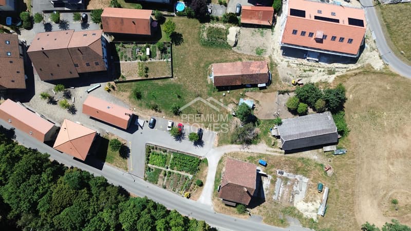 Characterful farmhouse with development potential (3)