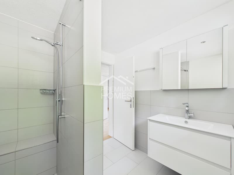 A home with a view of Niesen - spacious 5.5-room maisonette! (10)