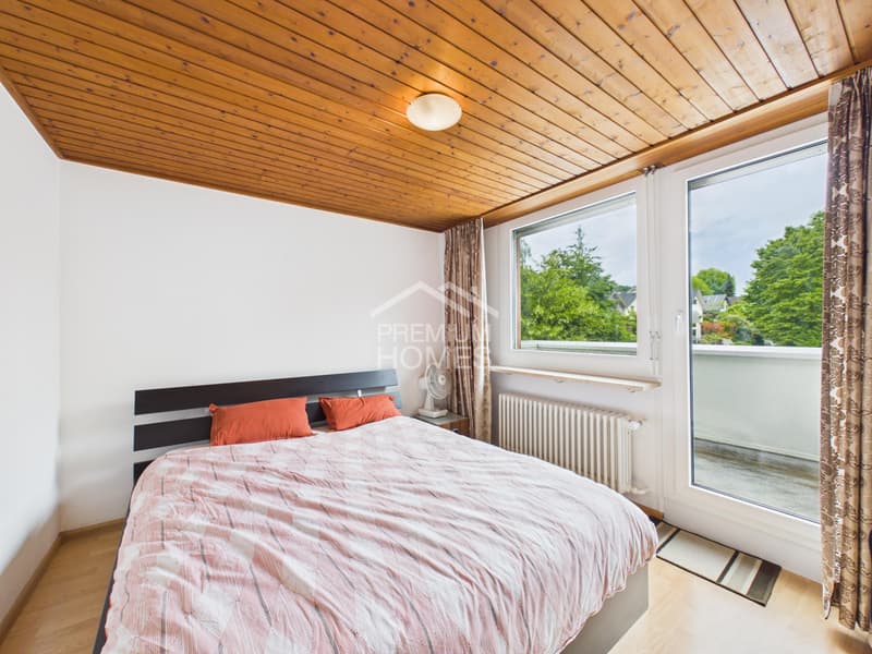 Casa familiare moderna con giardino da sogno a Therwil (11)