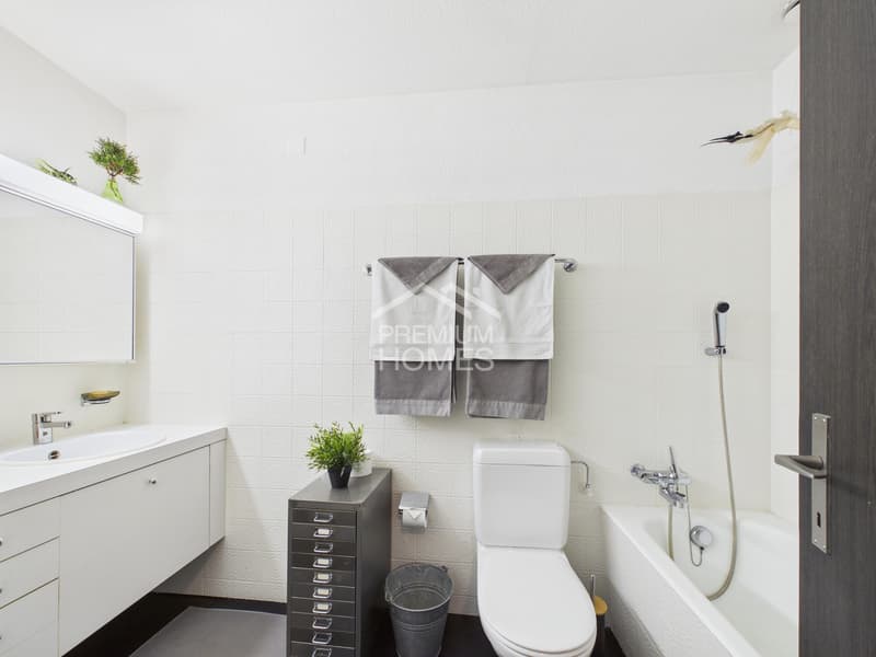 Familienparadies mit Einliegerwohnung und viel Platz (9)