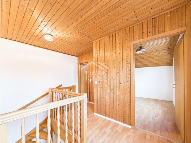 Double Potential: One House Ready to Move in, One for Redesign (3)