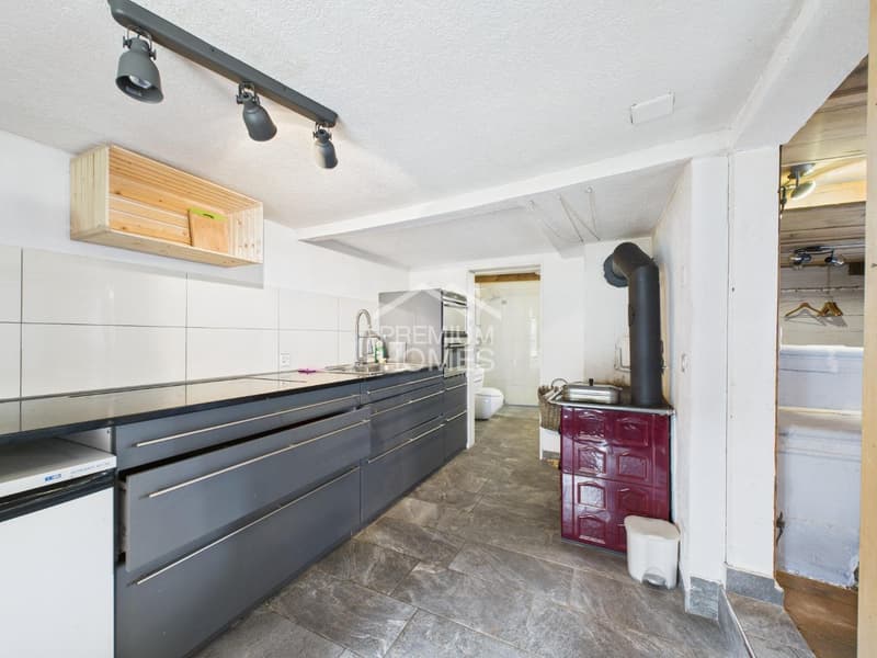 Charmantes Dreifamilienhaus - Perfekt für Freizeit- und Outdooraktivit (8)