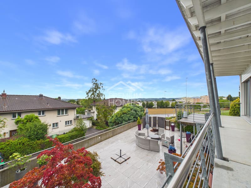 Modernes Zuhause mit grosszügigen Terrassen (9)